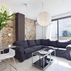 https://inside-barcelona-apartments-sants.catalonia-hotels.com